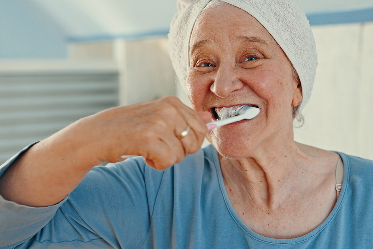 Oral health in old age: key care to maintain your teeth